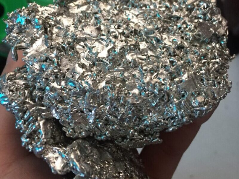 Sou comprador de vanádio, sucatas de tungstênio e sucatas de metal duro.