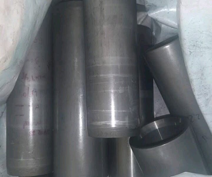 Sou comprador de metal duro, sucatas de aço rápido