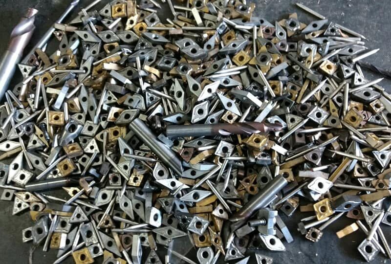 Sou comprador de metal duro, sucatas de aço rápido