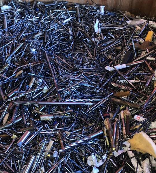 Sou comprador de metal duro, sucatas de aço rápido