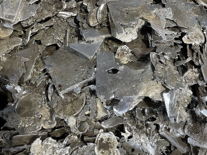 Sou comprador de estanho puro e sucatas de estanho em geral